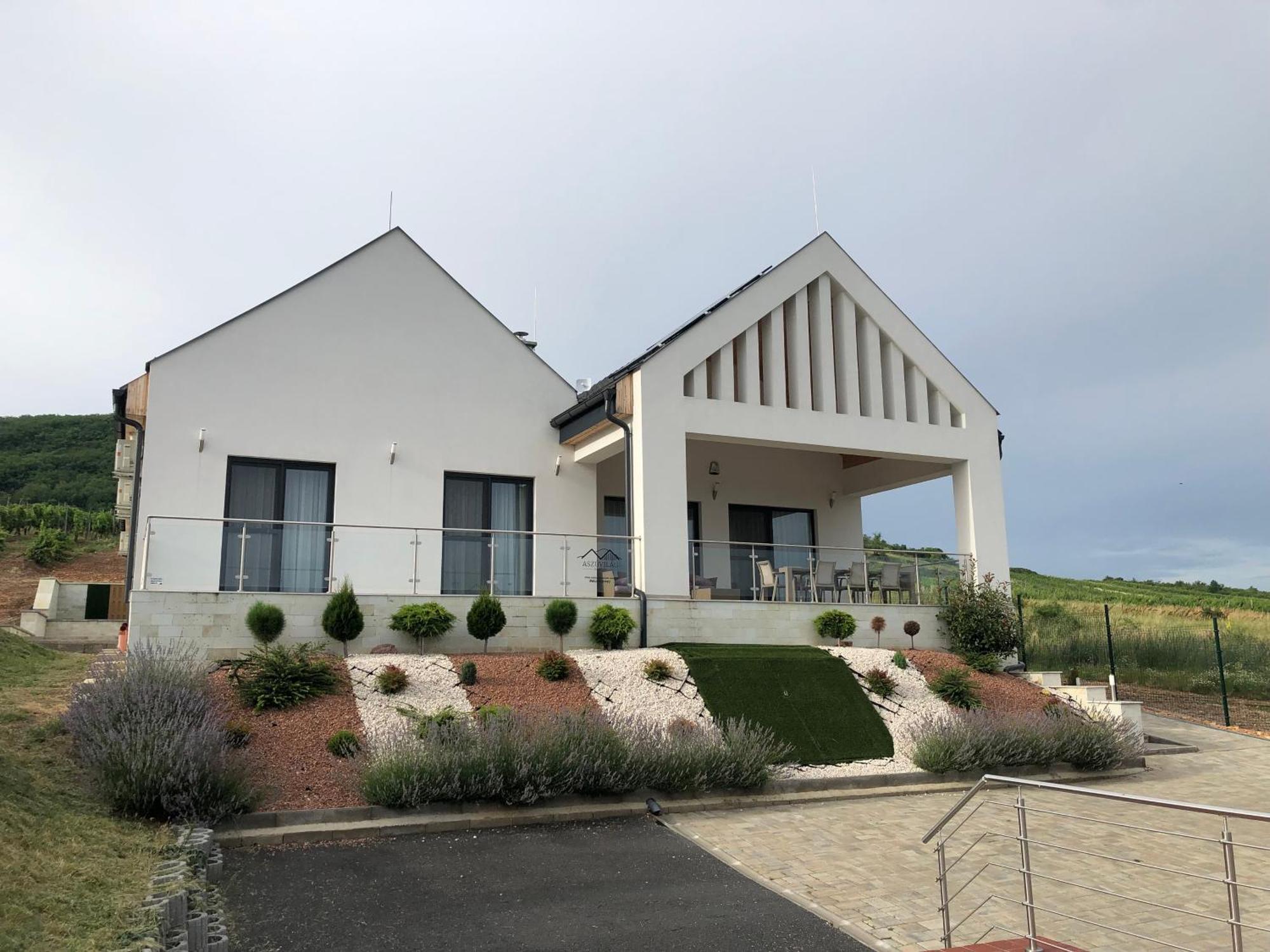 Aszuvilag Rezidencia With Sauna & Jacuzzi Legyesbenye Dış mekan fotoğraf