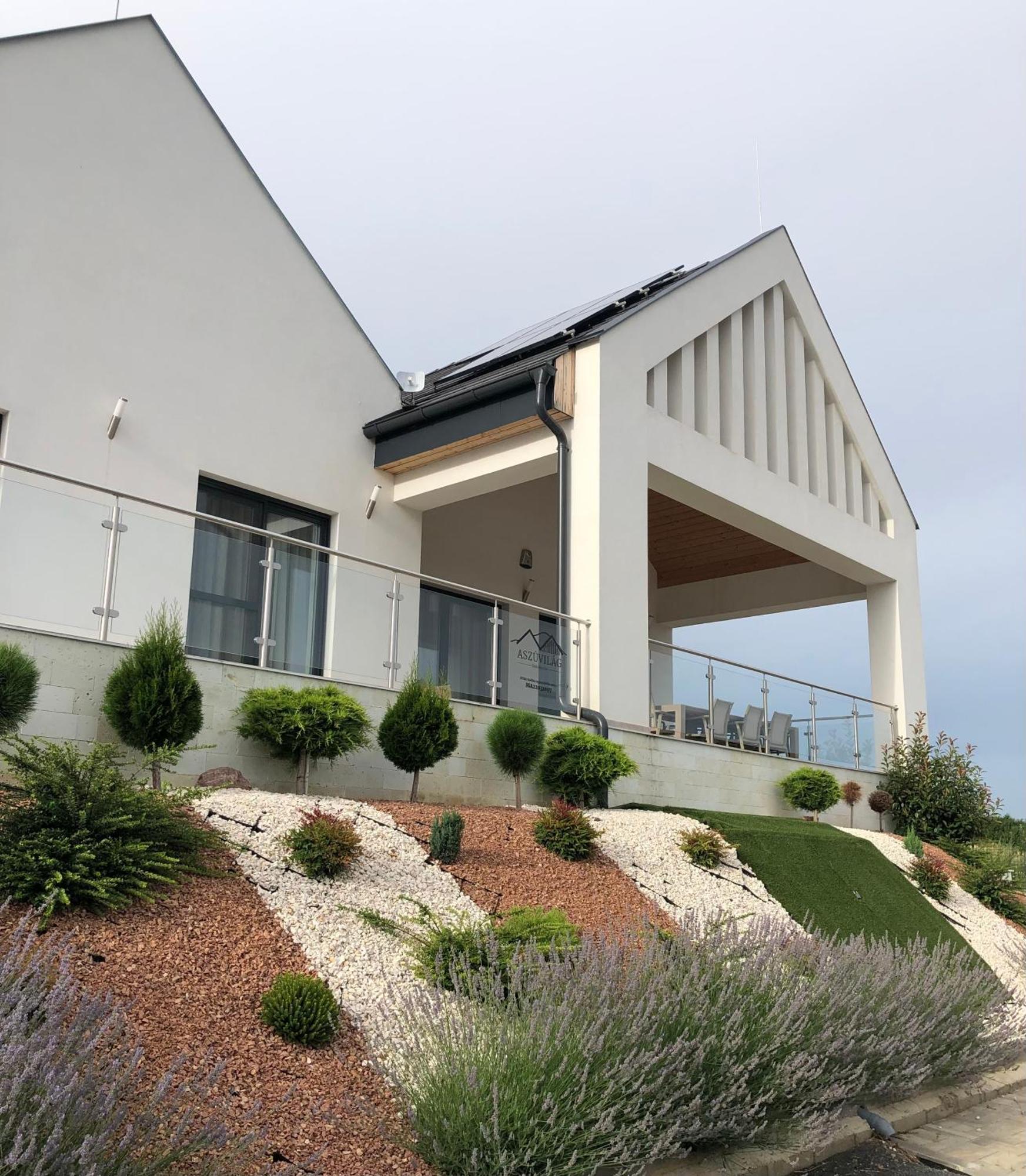 Aszuvilag Rezidencia With Sauna & Jacuzzi Legyesbenye Dış mekan fotoğraf